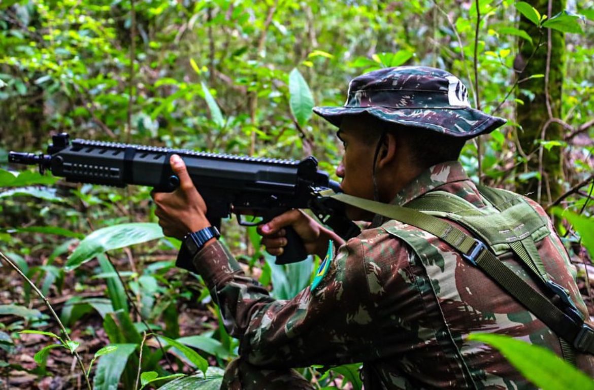 Militares do 1º B Log Sl participam do Estágio de Adaptação à Selva