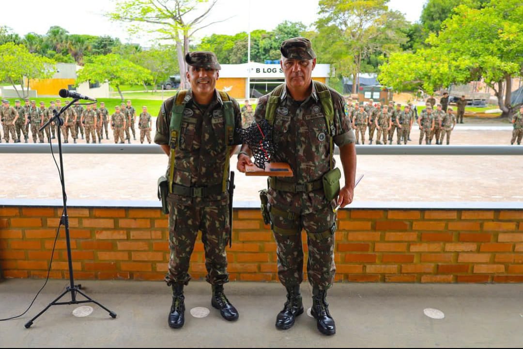 Comandante da 1ª Brigada de Infantaria de Selva, realiza visita de despedida ao 1º B Log Sl